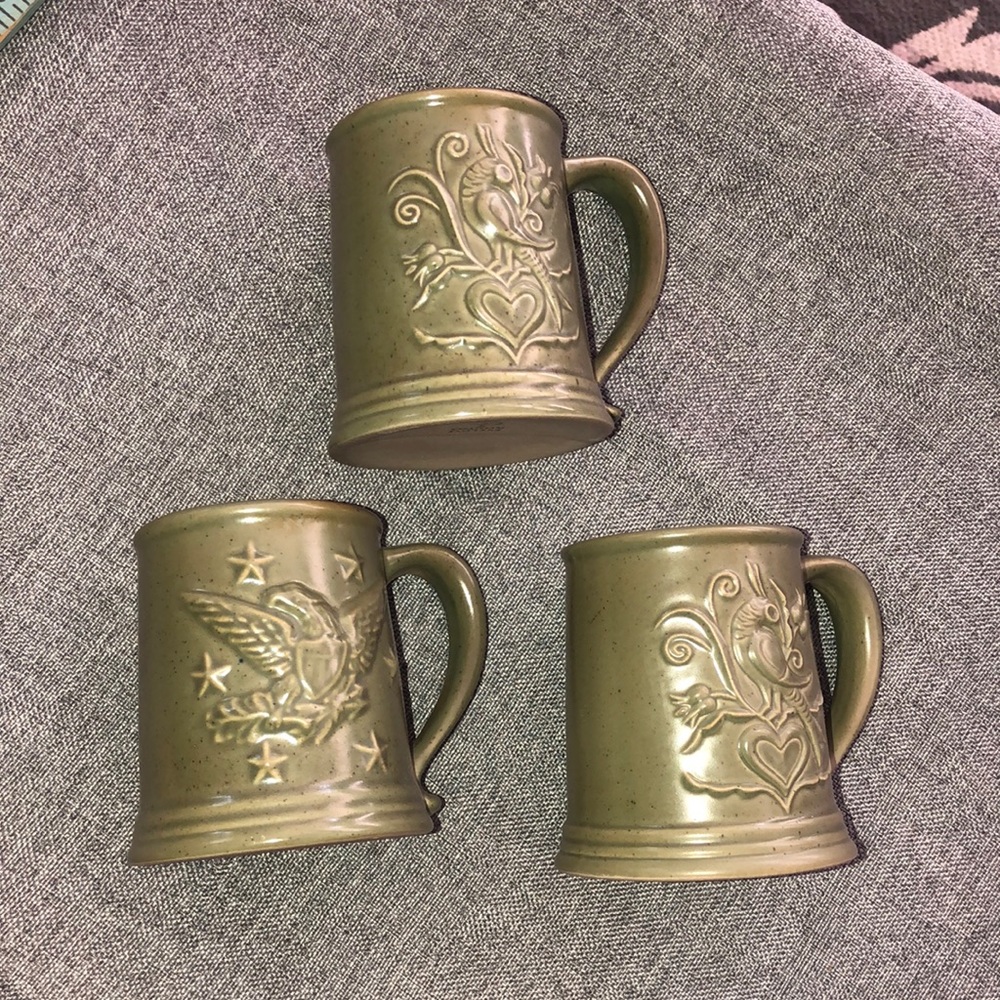 Very nice vintage Chatham potters mugs
